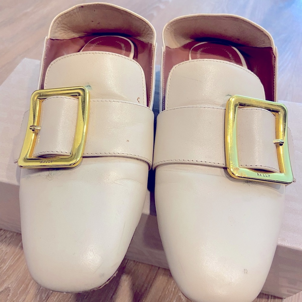 Authentic Bally flat